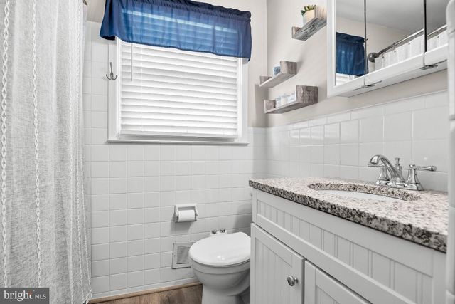 16 KERR DR, Hamilton, NJ 08610