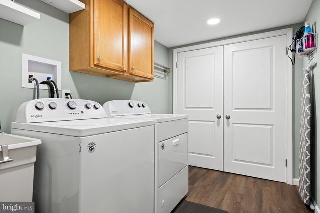 16 KERR DR, Hamilton, NJ 08610