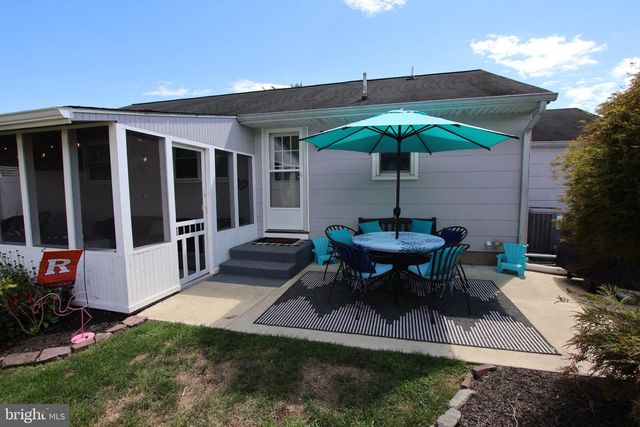 16 KERR DR, Hamilton, NJ 08610