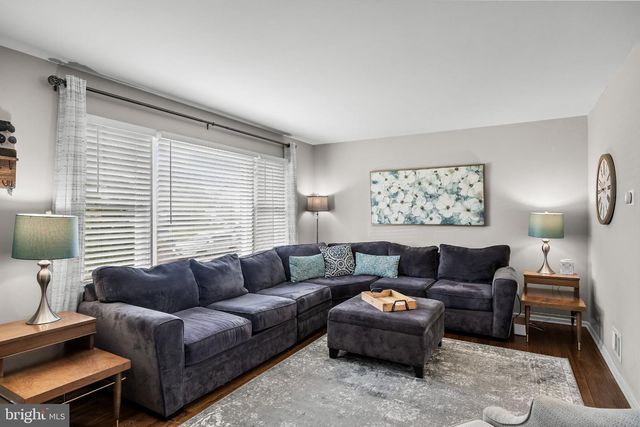 16 KERR DR, Hamilton, NJ 08610