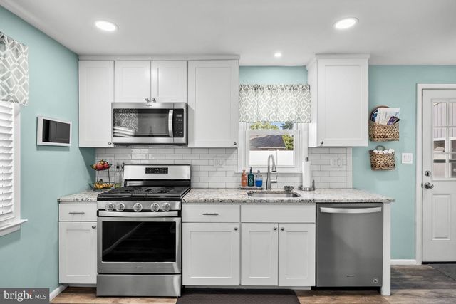 16 KERR DR, Hamilton, NJ 08610