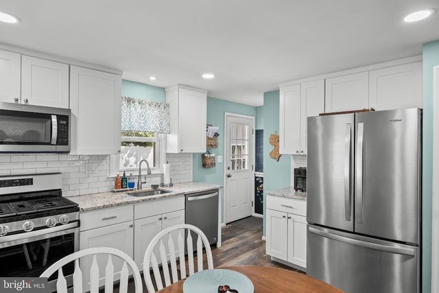 16 KERR DR, Hamilton, NJ 08610