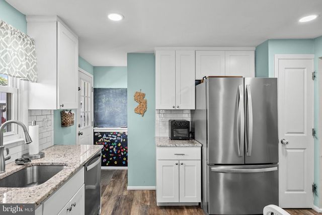 16 KERR DR, Hamilton, NJ 08610