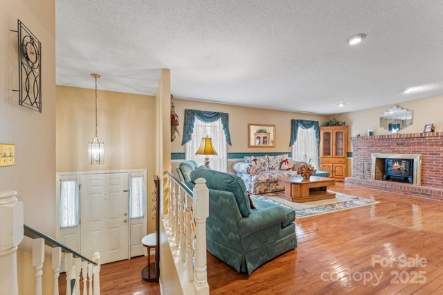 184 Trimont Mountain Road, Franklin, NC 28734