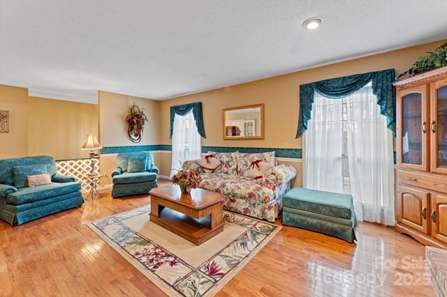 184 Trimont Mountain Road, Franklin, NC 28734