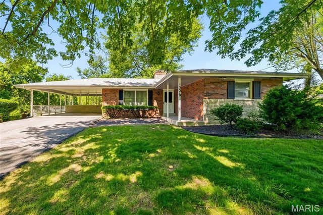 13579 Old Jamestown Road, Black Jack, MO 63033