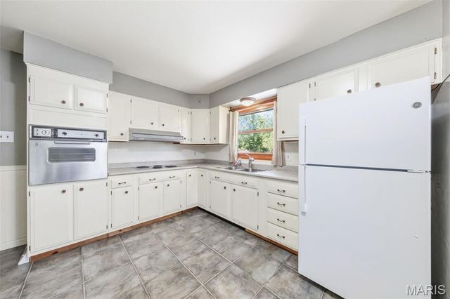 13579 Old Jamestown Road, Black Jack, MO 63033
