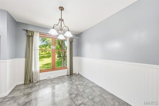 13579 Old Jamestown Road, Black Jack, MO 63033