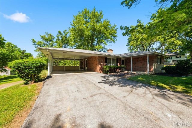 13579 Old Jamestown Road, Black Jack, MO 63033