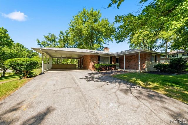 13579 Old Jamestown Road, Black Jack, MO 63033