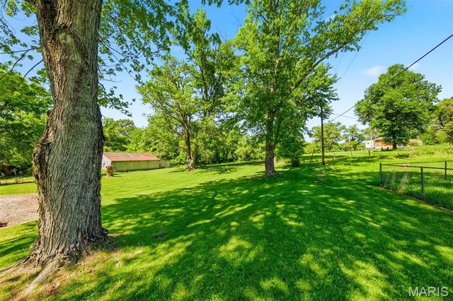 13579 Old Jamestown Road, Black Jack, MO 63033