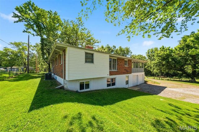 13579 Old Jamestown Road, Black Jack, MO 63033