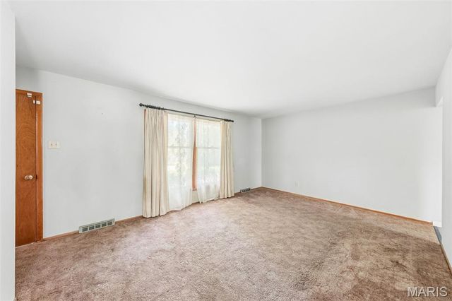13579 Old Jamestown Road, Black Jack, MO 63033