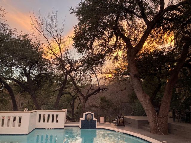 1815 Rue De St Tropez, Austin, TX 78746