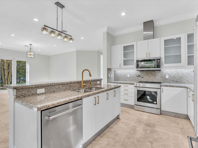 3559 Forest View Circle, Dania Beach, FL 33312