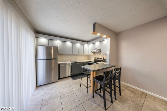 1570 Park Meadows DR 1, Fort Myers, FL 33907