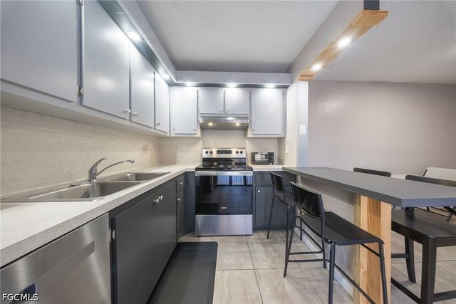1570 Park Meadows DR 1, Fort Myers, FL 33907