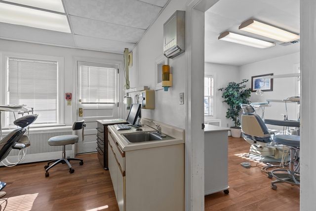 74 Valley, Middletown, RI 02842