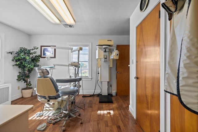 74 Valley, Middletown, RI 02842