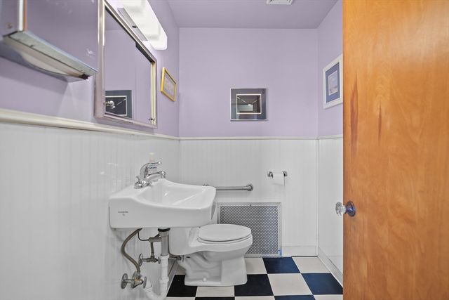 74 Valley, Middletown, RI 02842