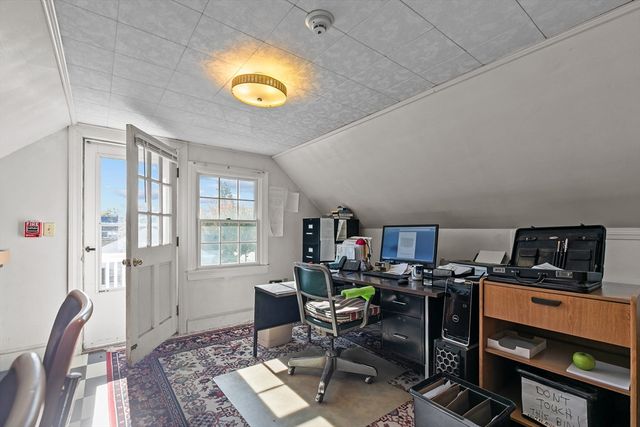 74 Valley, Middletown, RI 02842