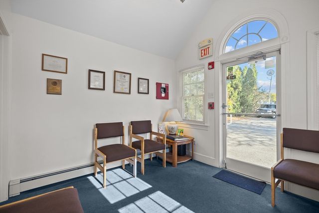 74 Valley, Middletown, RI 02842