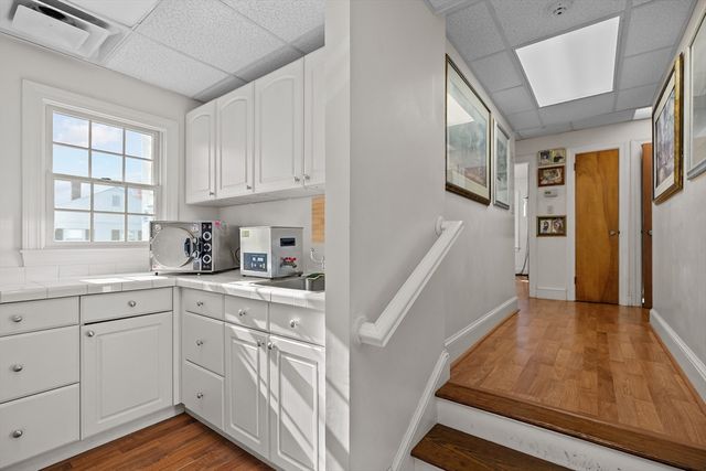 74 Valley, Middletown, RI 02842