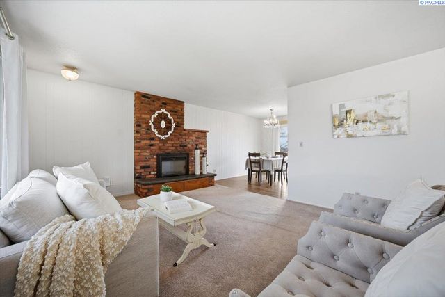 2620 W Klamath Ave, Kennewick, WA 99336