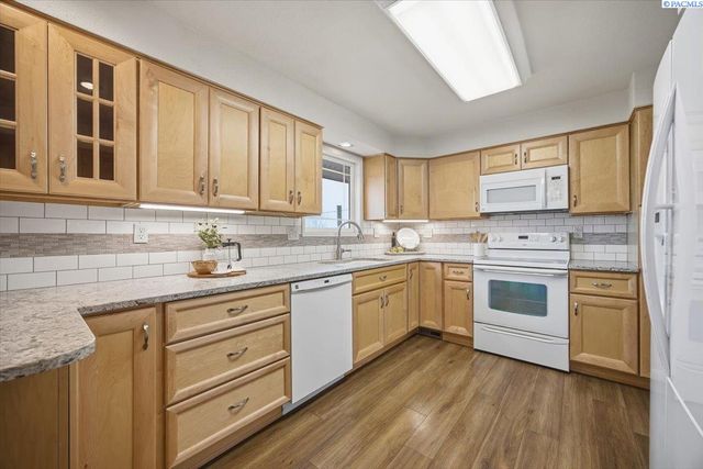 2620 W Klamath Ave, Kennewick, WA 99336