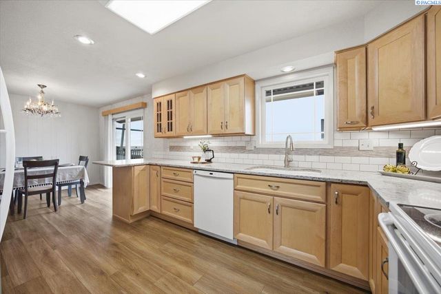 2620 W Klamath Ave, Kennewick, WA 99336