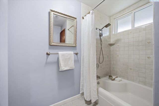 2620 W Klamath Ave, Kennewick, WA 99336