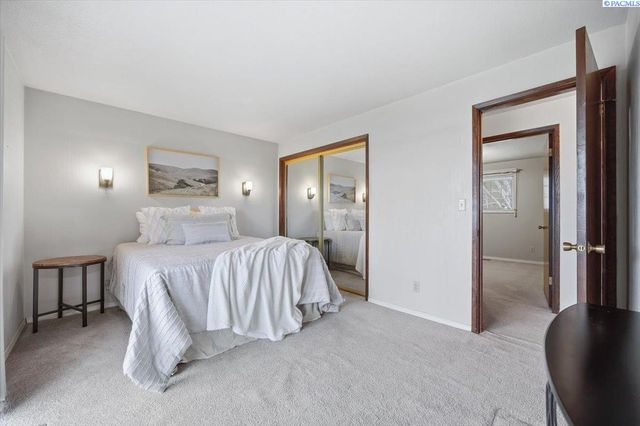 2620 W Klamath Ave, Kennewick, WA 99336