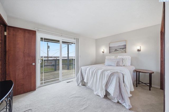 2620 W Klamath Ave, Kennewick, WA 99336