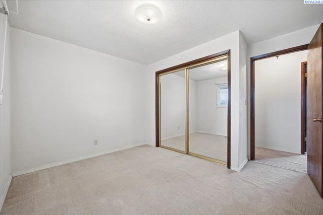 2620 W Klamath Ave, Kennewick, WA 99336