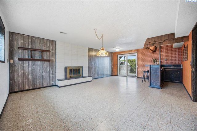 2620 W Klamath Ave, Kennewick, WA 99336