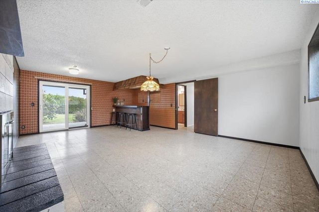 2620 W Klamath Ave, Kennewick, WA 99336