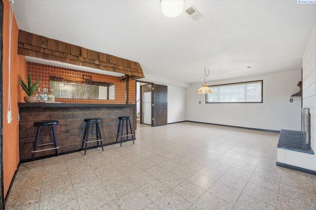 2620 W Klamath Ave, Kennewick, WA 99336