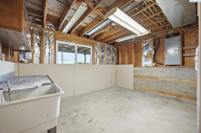 2620 W Klamath Ave, Kennewick, WA 99336