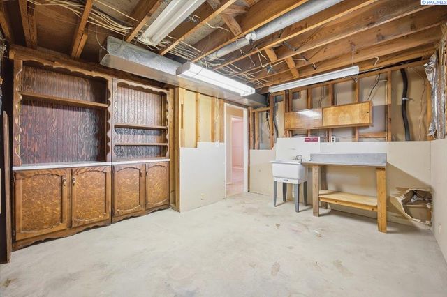 2620 W Klamath Ave, Kennewick, WA 99336