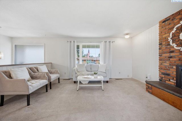 2620 W Klamath Ave, Kennewick, WA 99336