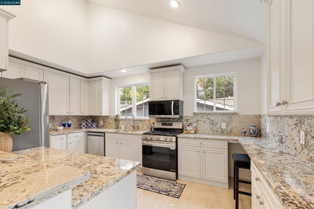 3426 Pierson St, Oakland, CA 94619