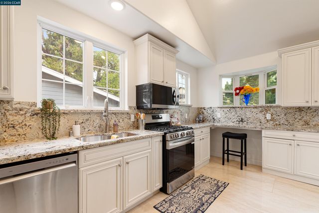 3426 Pierson St, Oakland, CA 94619