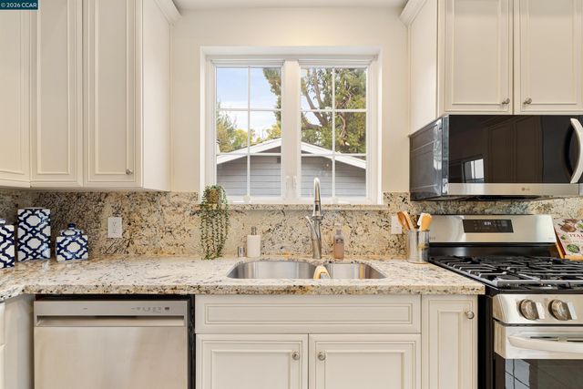 3426 Pierson St, Oakland, CA 94619