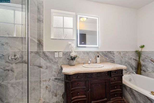 3426 Pierson St, Oakland, CA 94619