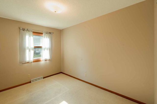 617 NW Beechwood Street, Ankeny, IA 50023