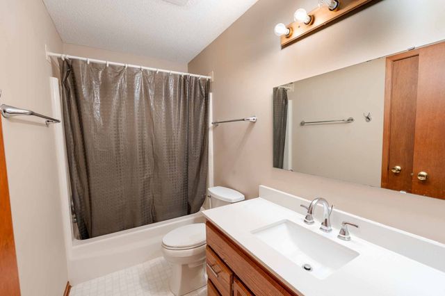 617 NW Beechwood Street, Ankeny, IA 50023