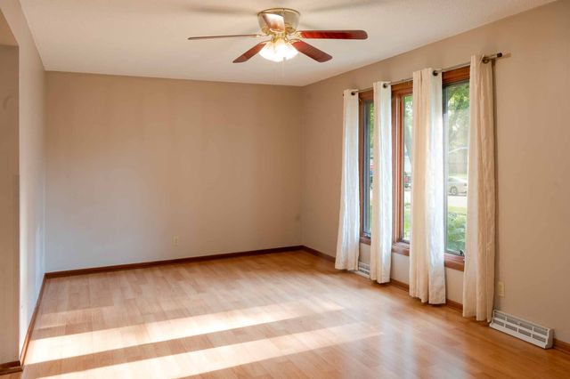617 NW Beechwood Street, Ankeny, IA 50023