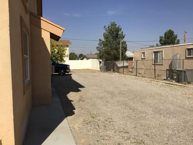 687 Supima Drive, Socorro, TX 79927