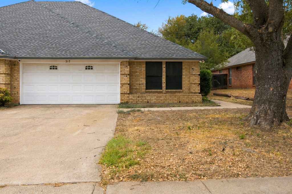 317 Moore Creek Road, Hurst, TX 76053 — photo 2