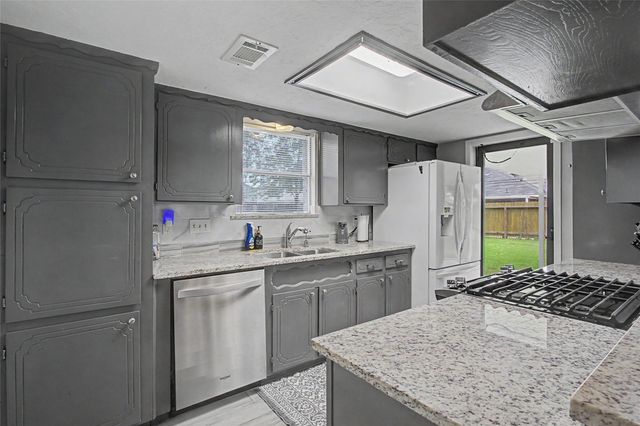 327 Fir Ridge Drive, Huffman, TX 77336